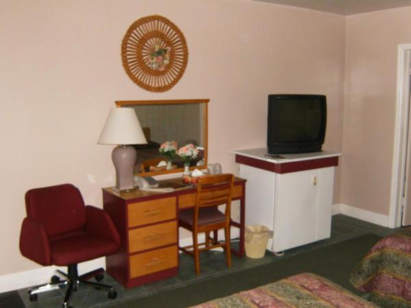 Victoria Motel Ліндсей Екстер'єр фото