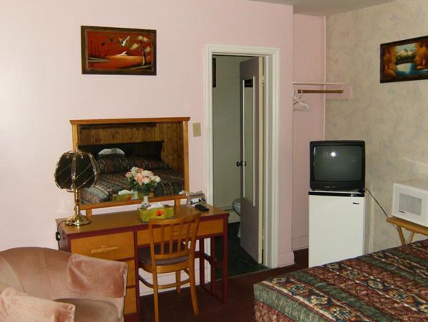 Victoria Motel Ліндсей Екстер'єр фото